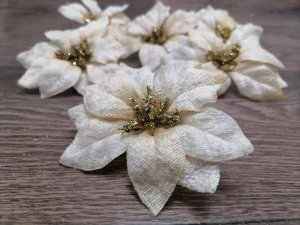 Vianočná ruža krémová 6ks bal. 9cm
