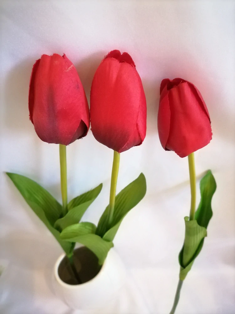 Umelý tulipán červený látkový 1ks