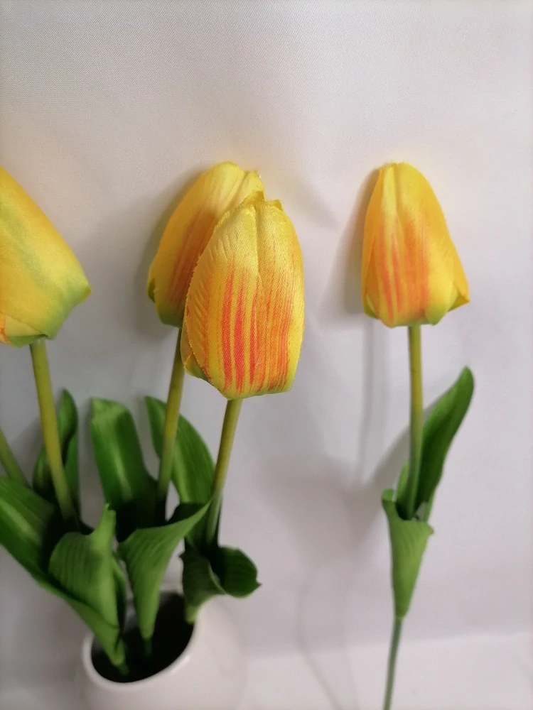Umelý tulipán žltý látkový 1ks