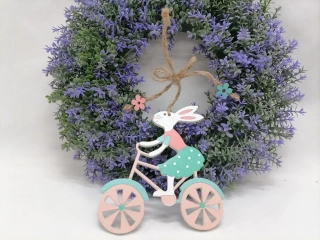 Zajačik na bicykli 