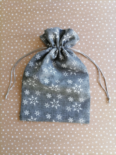Mikulášske vrecko šedé s vločkami 30 x 20cm
